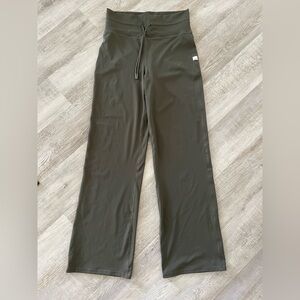 Vuori Wide Leg Pants - Sage Green